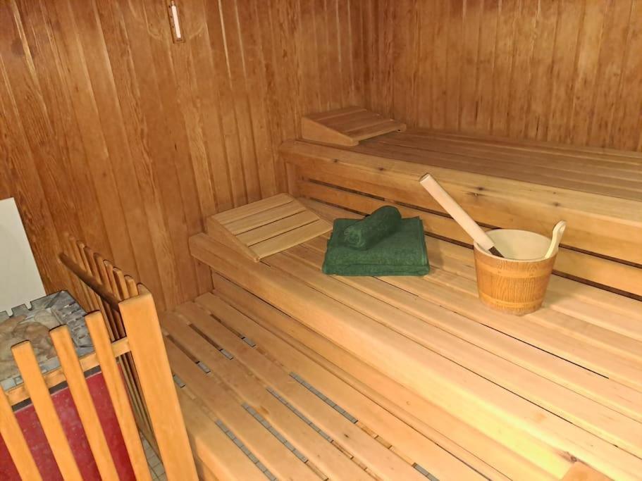 Schwarzwald-Traum Mit Pool Und Sauna Unterkirnach Exterior foto